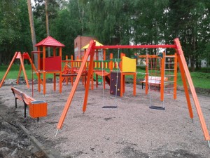 Jaunais bērnu rotaļlaukums Ķemeros